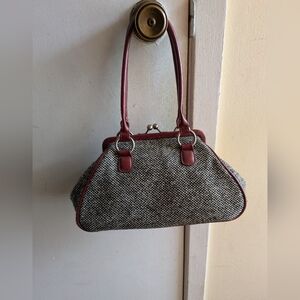 Bueno Stylish Y2K Womens Black and Red Tweed Handbag. W 12 in X H 7 in